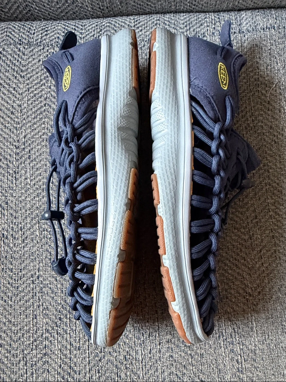 Keen Uneek O2 Youth Sandals Size: 4